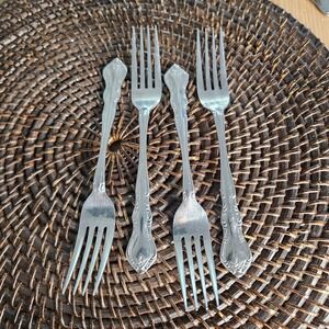 Lot of 4 Walco Discretion Stainless Korea Dinner‎ Forks